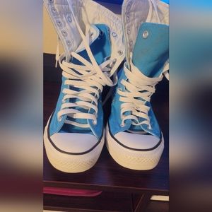 Tall Chuck Taylor Converse size 8